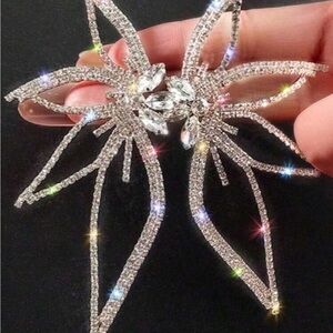 Sparkling Crystal Flower Earrings - Silver Tone